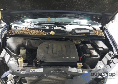 2014 Chrysler Town & Country Touring z USA, uszkodzony, nr VIN 2C4RC1BG9ER437832